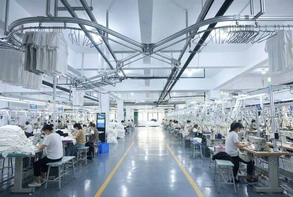 Guangzhou Odin Apparel Co., Ltd.， 製造者の生産ライン