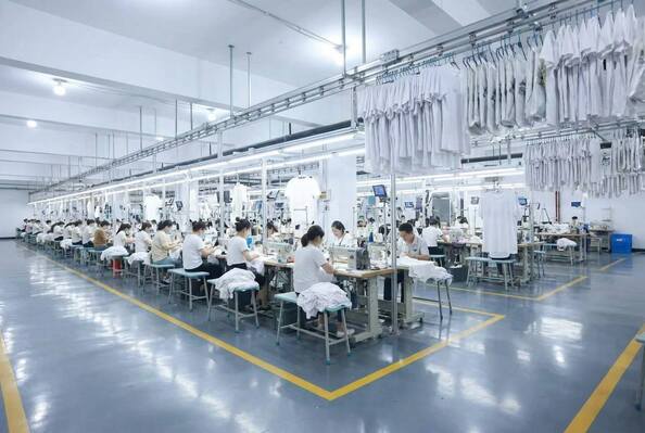 Guangzhou Odin Apparel Co., Ltd.， 製造者の生産ライン