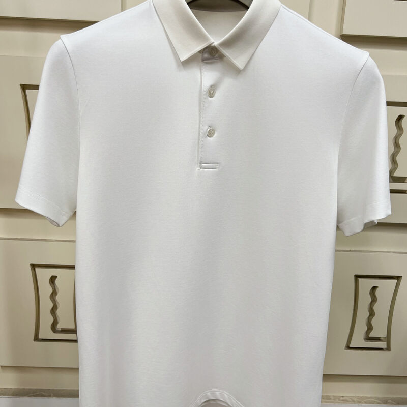 プレミアムメンズポロシャツ 迷信的なデザイン 短袖 柔らかい触覚の織物 オールシーズン OEM/ODM 男性Tシャツ製造