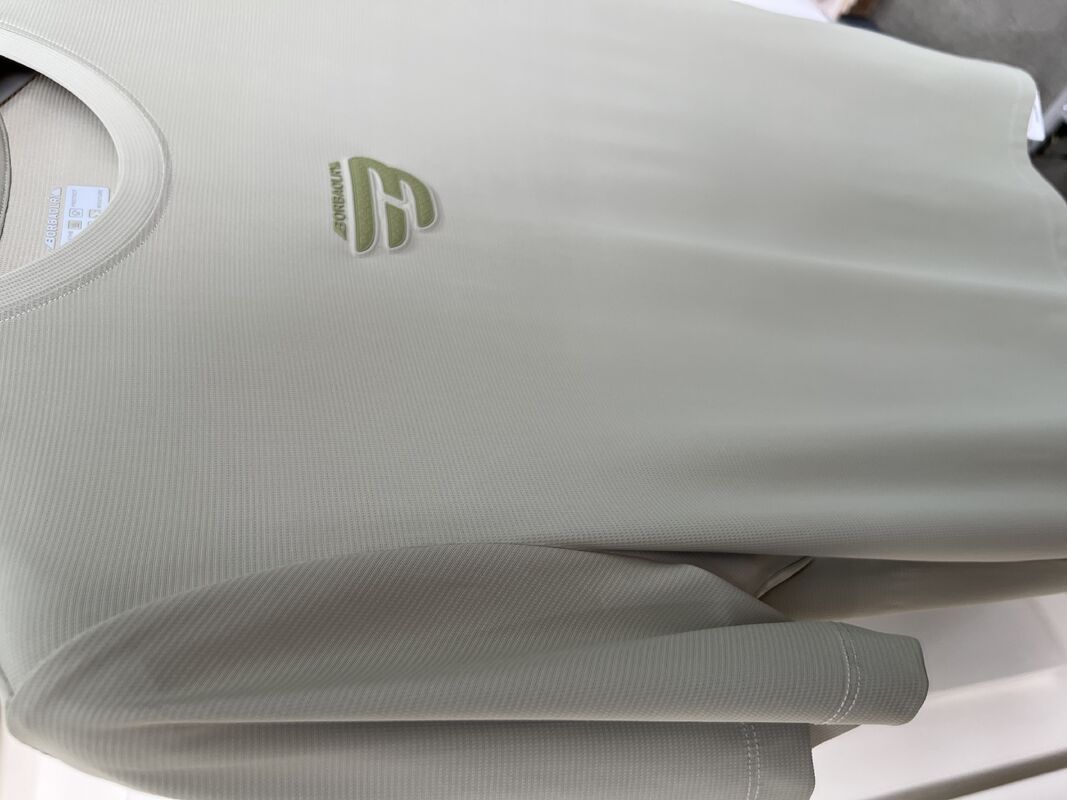 メンズ オリーブグリーン スポーツセット - 半袖Tシャツ＆パンツ、通気性生地 メンズTシャツ